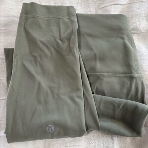 Green Lululemon high-waisted Wunder Under leggings crop 23” Size 6